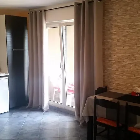 Aquatic Vacation Apartment Vir